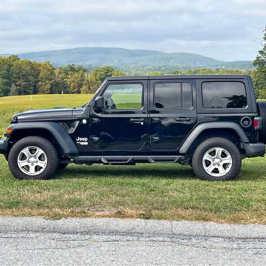2019 Jeep Wrangler Unlimited - Sport S Sport Utility 4D