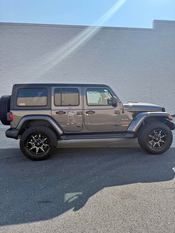 2020 Jeep Wrangler Unlimited - Sahara Sport Utility 4D