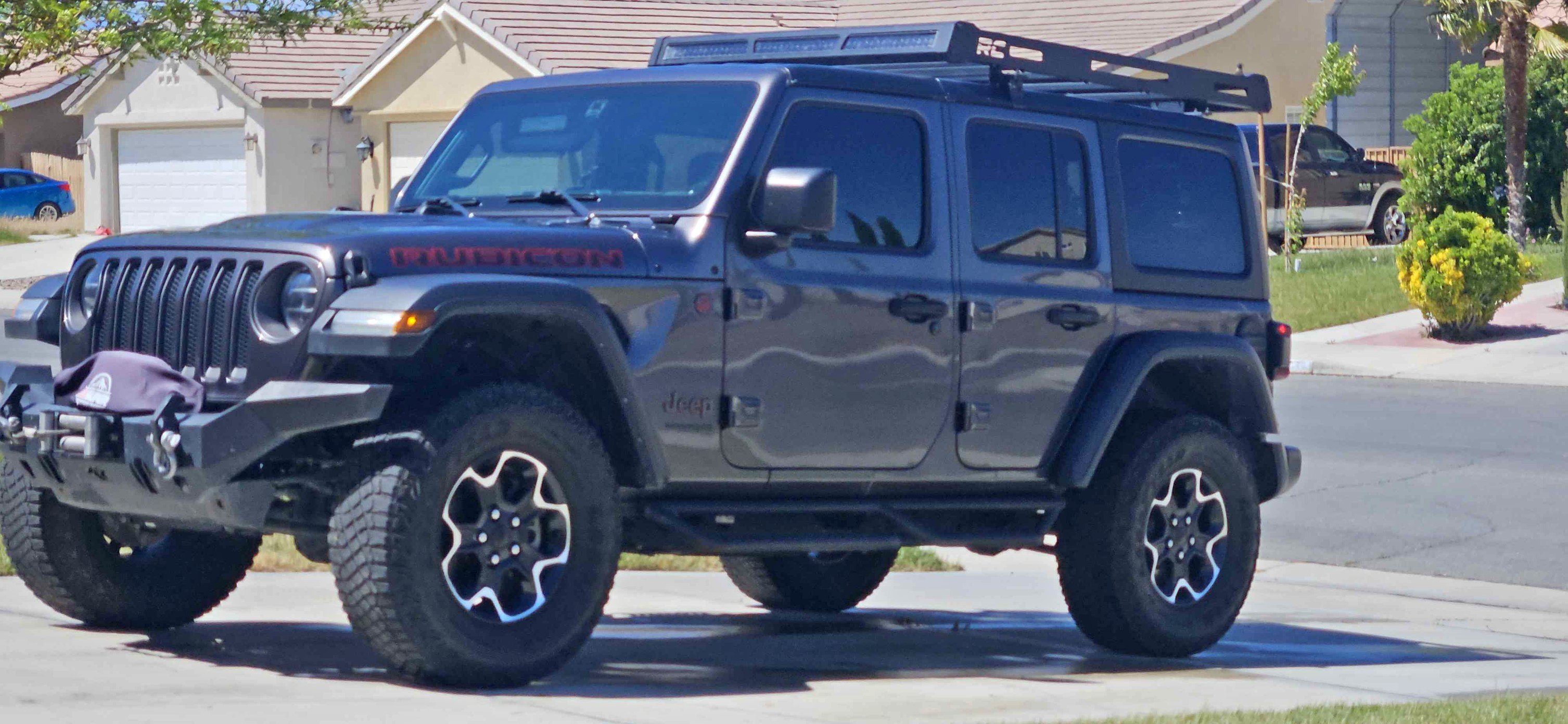 2022 Jeep Wrangler Wheels, Tires with TPS