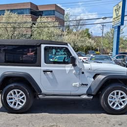 2023 Jeep wrangler sport s