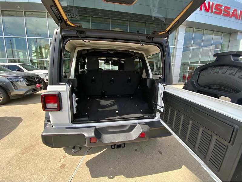 2025 Jeep Wrangler - Sport