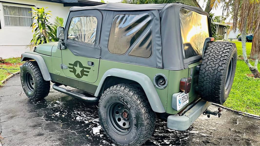1998 Jeep Wrangler - 2.5-liter 4-cylinder engine