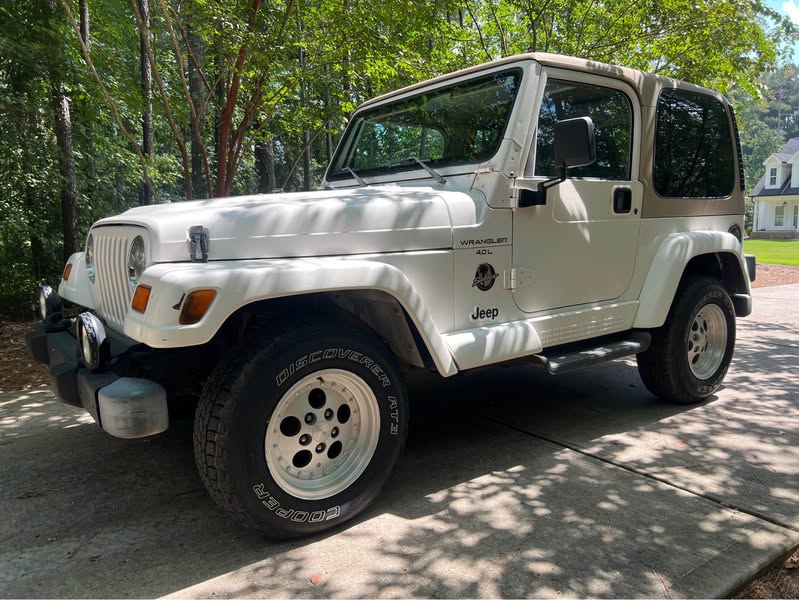 1999 Jeep Wrangler - SAHARA - Automatic