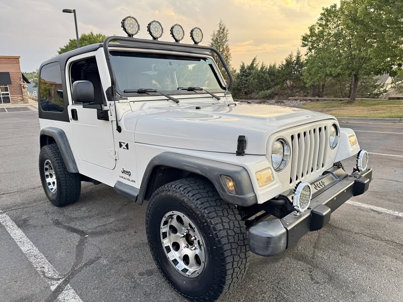 2005 Jeep wrangler 4x4! navigation! hard-top! very good condition!