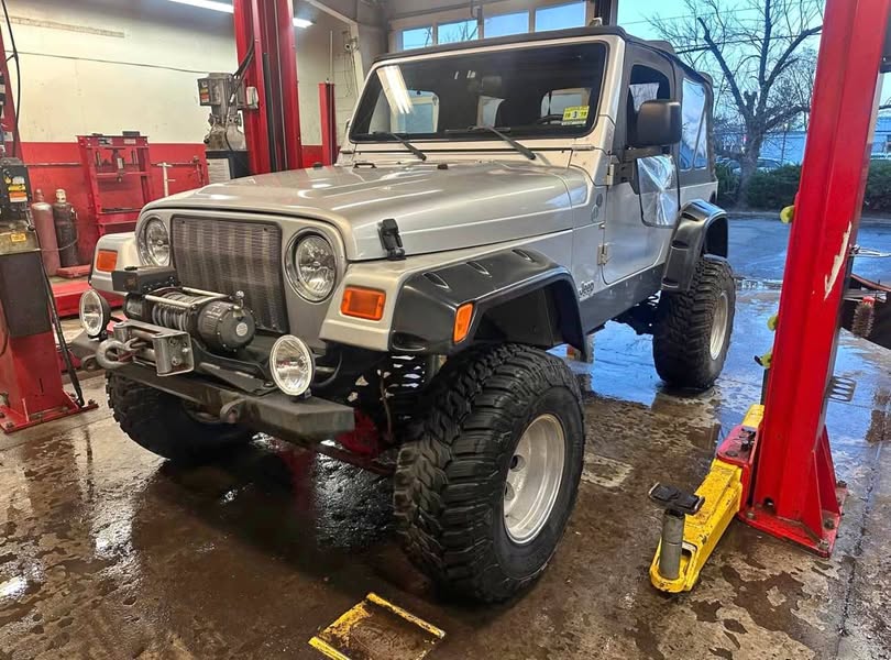 2004 Jeep Wrangler - SE Sport Utility 2D
