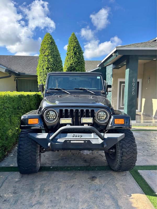 2000 Jeep Wrangler Unlimited - Sahara Sport Utility 4D