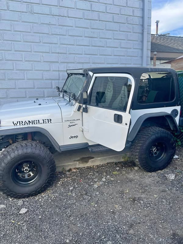 2000 Jeep Wrangler - X Sport Utility 2D