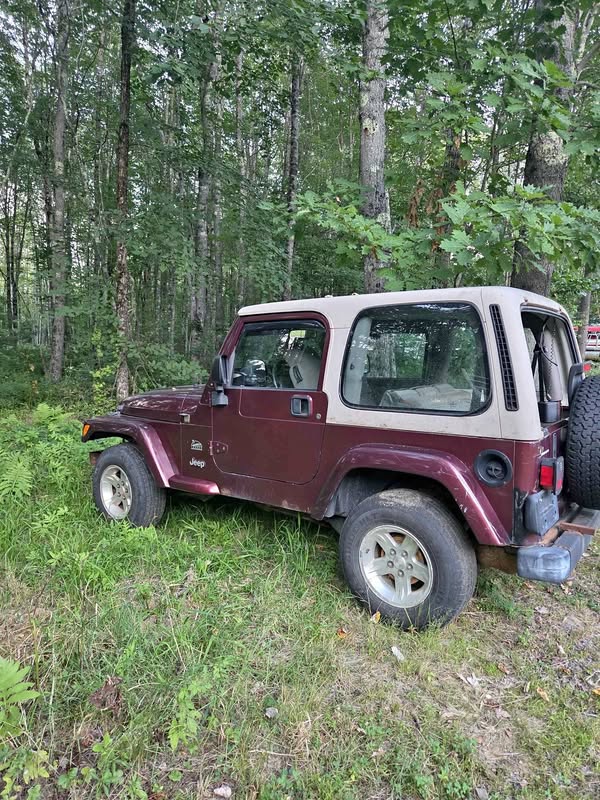 2004 Jeep Wrangler - Sahara Sport Utility 2D