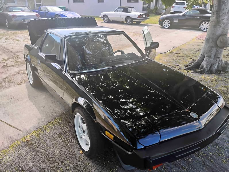 1986 Fiat X19 - 2 door