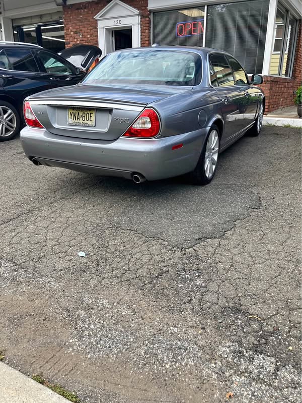 2008 Jaguar XJ - Vanden Plas Sedan 4D