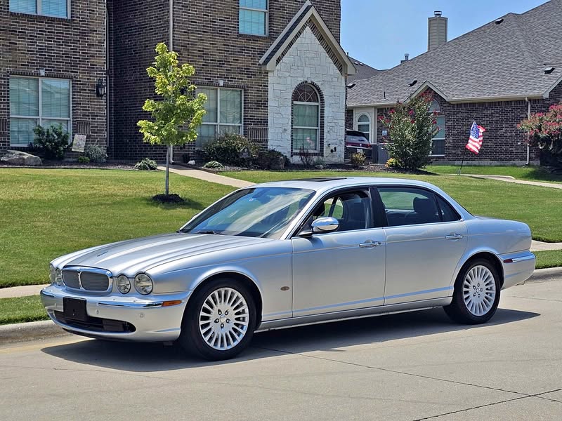 2006 Jaguar XJ - XJ Vanden Plas Sedan 4D