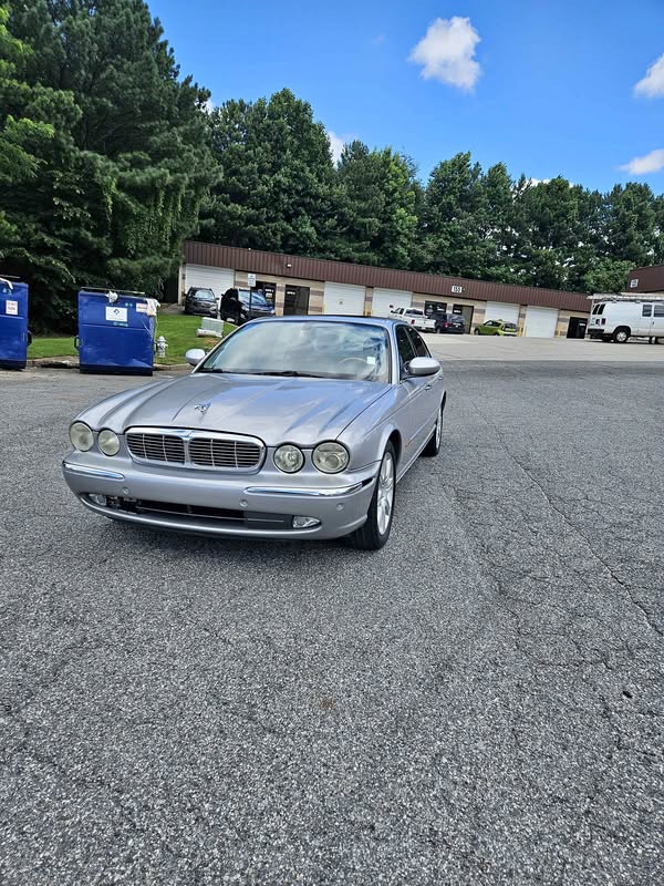 2005 Jaguar XJ - XJ8 L Sedan 4D