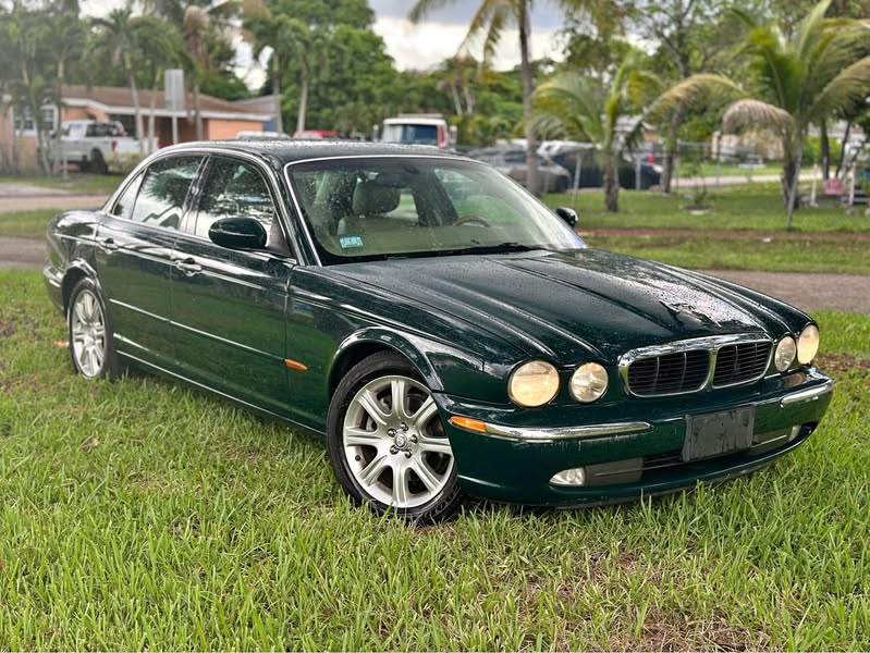2004 Jaguar XJ - XJ8 Sedan 4D