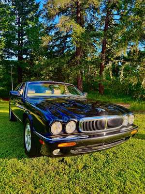 2003 Jaguar XJ - XJ8 Sedan 4D