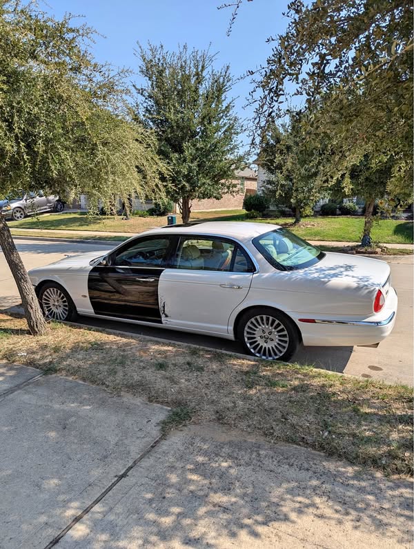 2006 Jaguar XJ - XJ Vanden Plas Sedan 4D