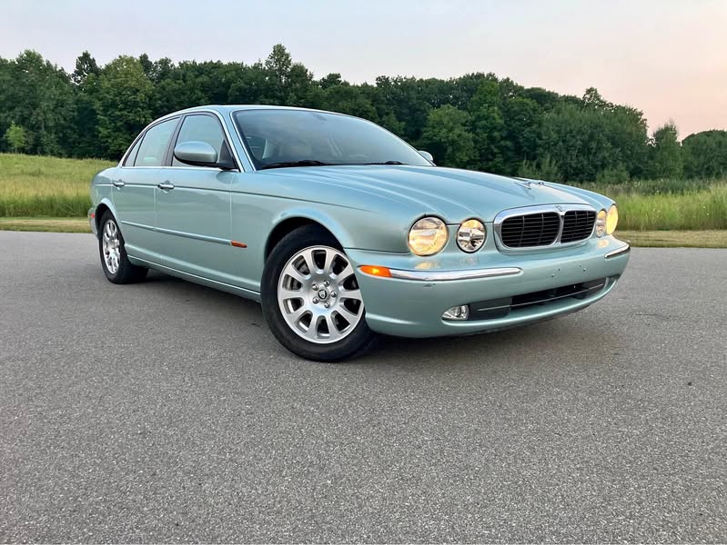 2004 Jaguar XJ - XJ8 Sedan 4D