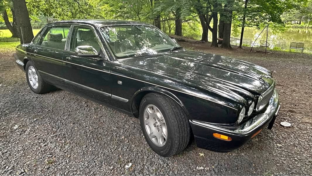2003 Jaguar XJ - Vanden Plas Sedan 4D
