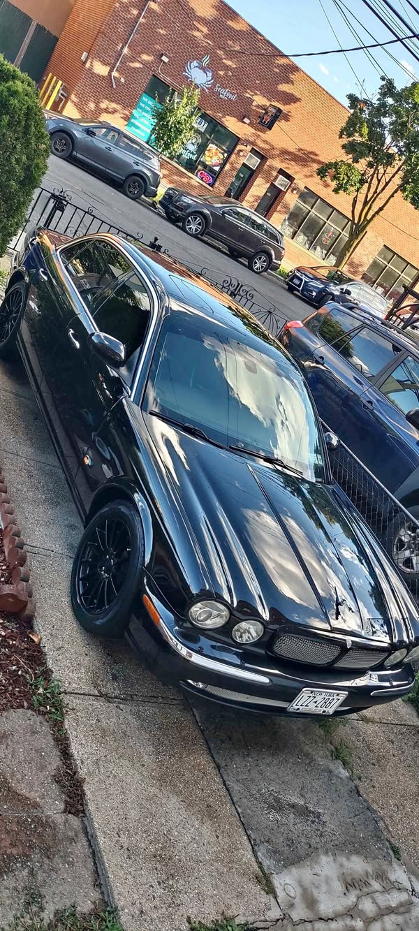 2006 Jaguar XJ - XJ8 L Sedan 4D
