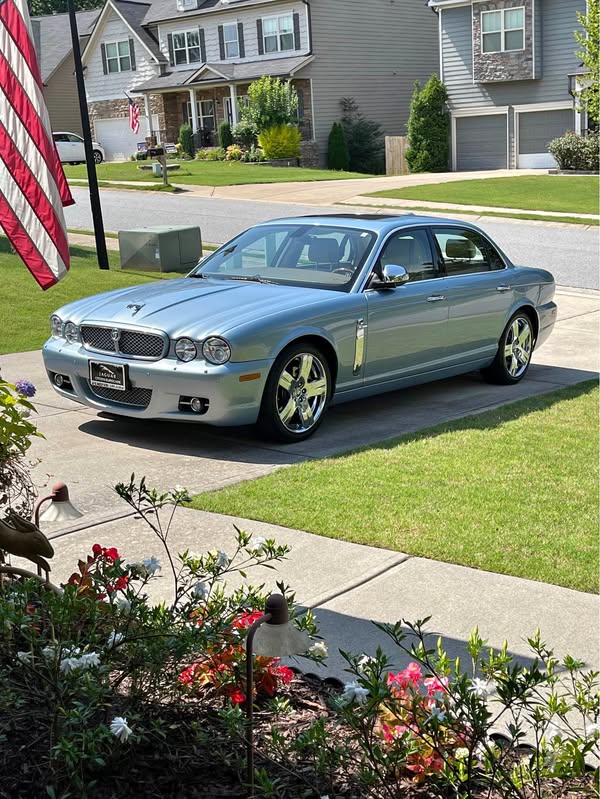 2008 Jaguar XJ - Vanden Plas Sedan 4D