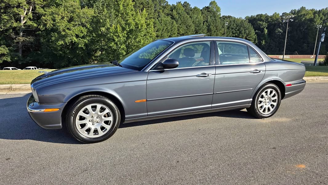 2004 Jaguar XJ - XJ8 Sedan 4D