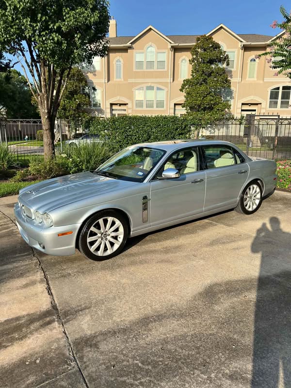 2008 Jaguar XJ - XJ8 Vanden Plas Supercharged Sedan 4D