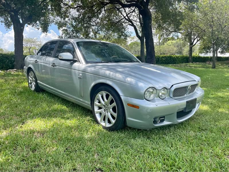 2008 Jaguar XJ - XJ Collection Sedan 4D