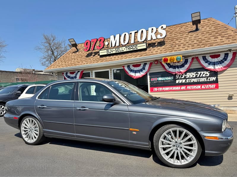2005 Jaguar XJ R - SUPERCHARGED