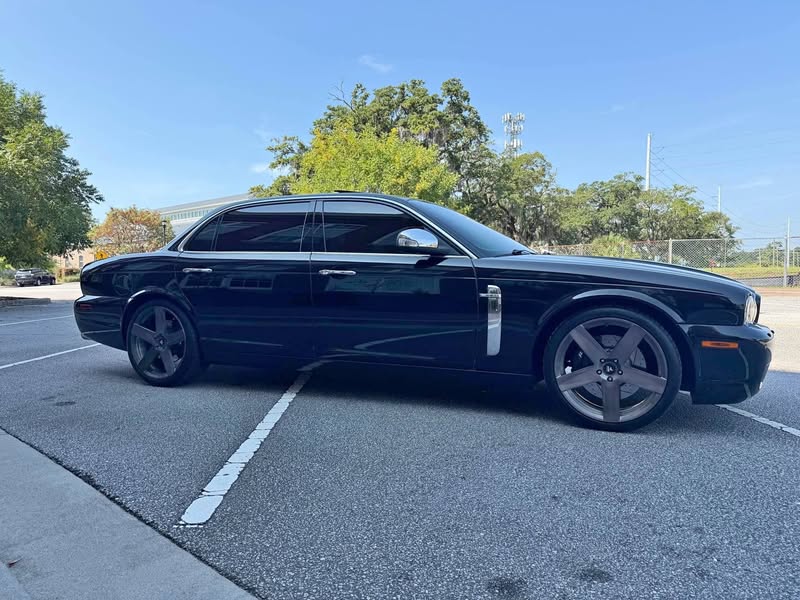 2009 Jaguar XJ - XJ Super V8 Portfolio Sedan 4D