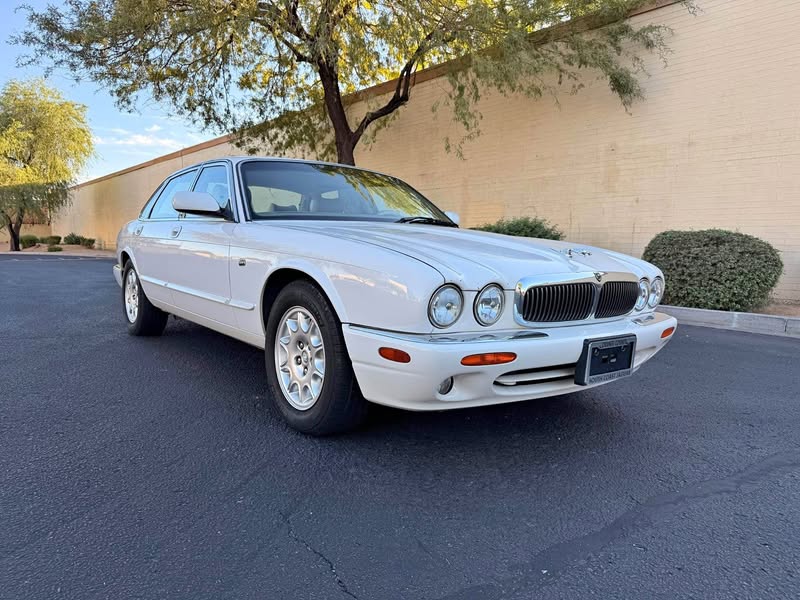 2003 Jaguar XJ - XJ8 Sedan 4D