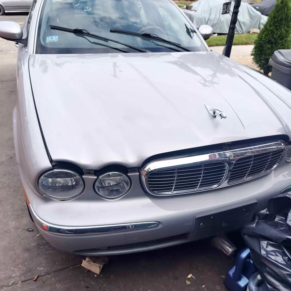 2004 Jaguar XJ - XJ8 Sedan 4D