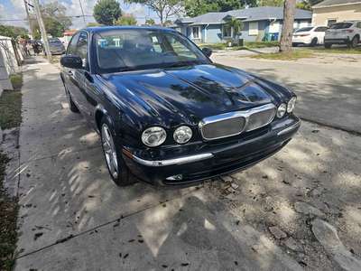 2006 Jaguar XJ - XJ8 L Sedan 4D