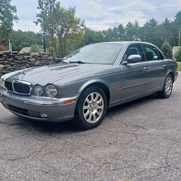 2004 Jaguar XJ - XJ8 L Sedan 4D