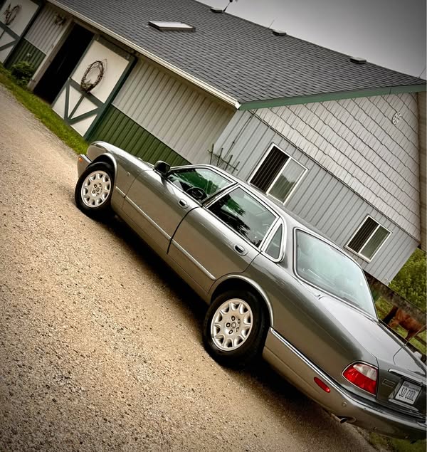 2003 Jaguar XJ - XJ Collection Sedan 4D
