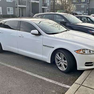2011 Jaguar XJ - XJ Sedan 4D