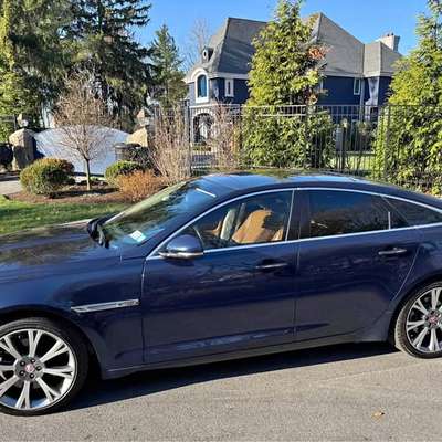 2011 Jaguar XJ - XJ Sedan 4D