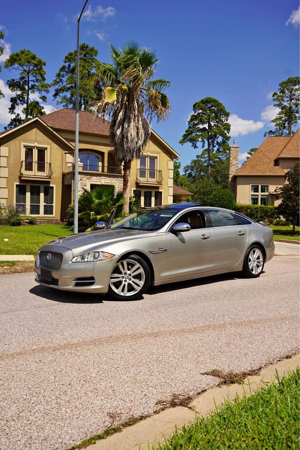 2012 Jaguar XJ - XJL Supersport Sedan 4D