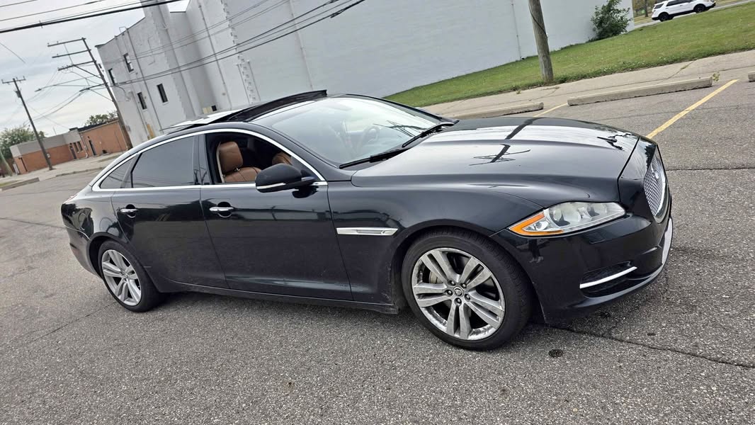 2011 Jaguar XJ - XJL Sedan 4D