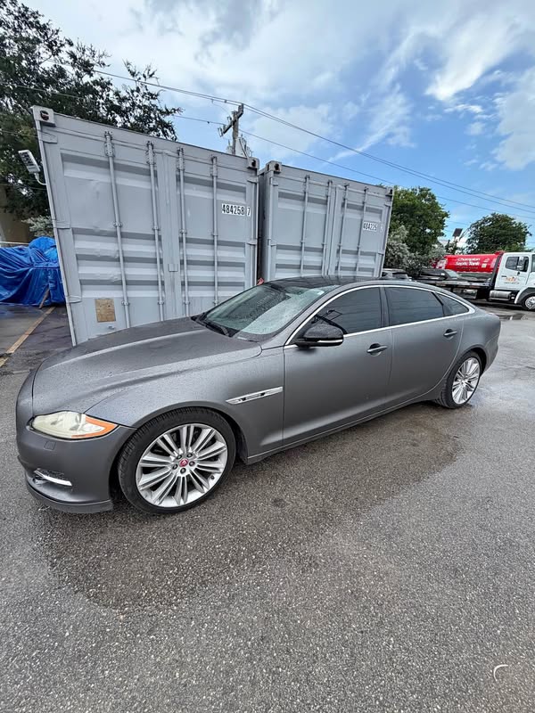 2014 Jaguar XJ - XJL Supercharged Sedan 4D