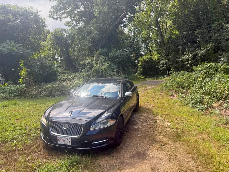 2010 Jaguar XJ XJL Supercharged Sedan 4D