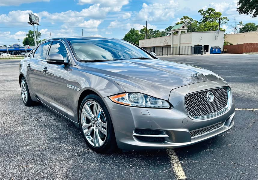 2011 Jaguar XJ - XJL Sedan 4D