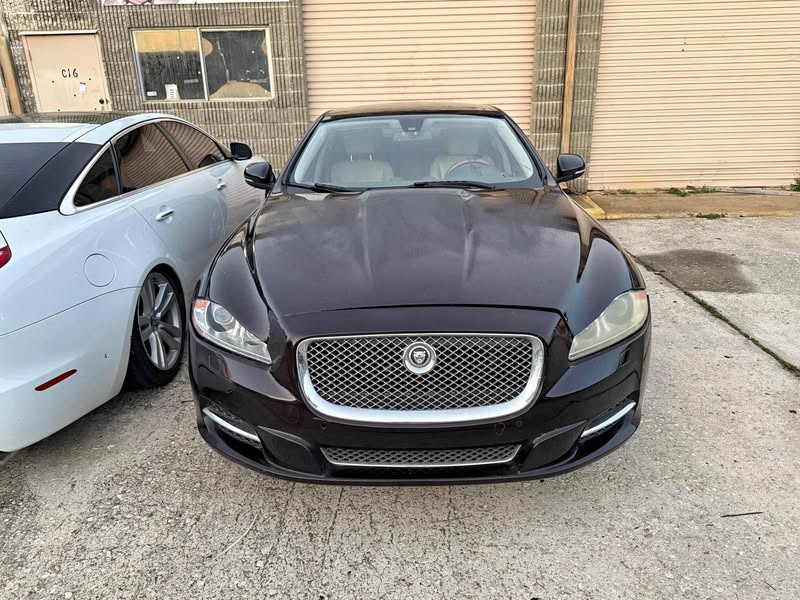 2013 Jaguar XJ - XJL Supercharged Sedan 4D