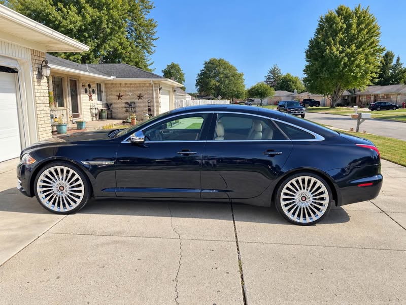 2011 Jaguar XJ - XJL Supersport Sedan 4D
