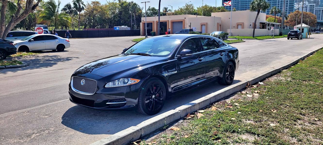 2013 Jaguar XJ - XJL Supercharged Sedan 4D