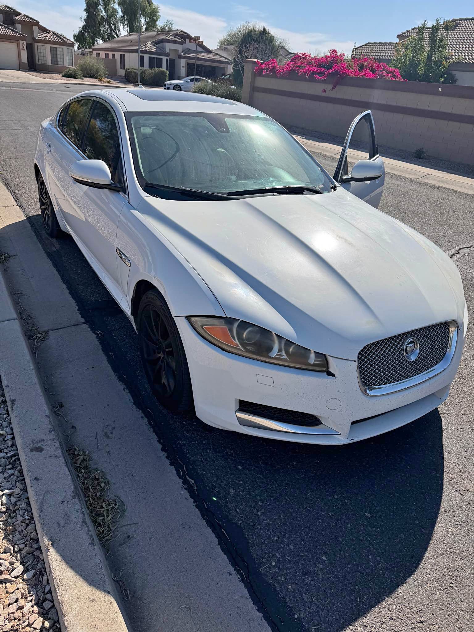 2013 Jaguar XF - XF 20d Sedan 4D