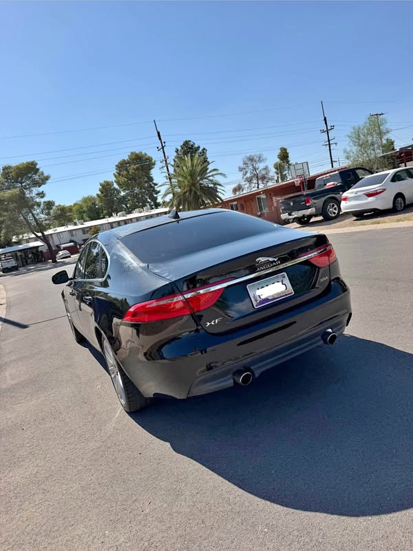 2017 Jaguar XF - XF 35t Prestige Sedan 4D