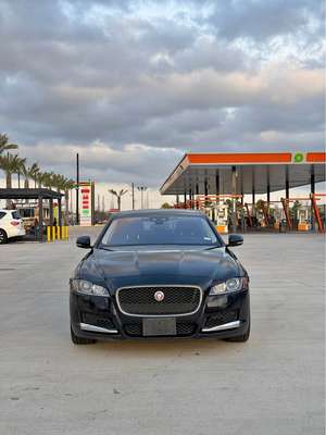 2017 Jaguar XF - XF 35t Premium Sedan 4D