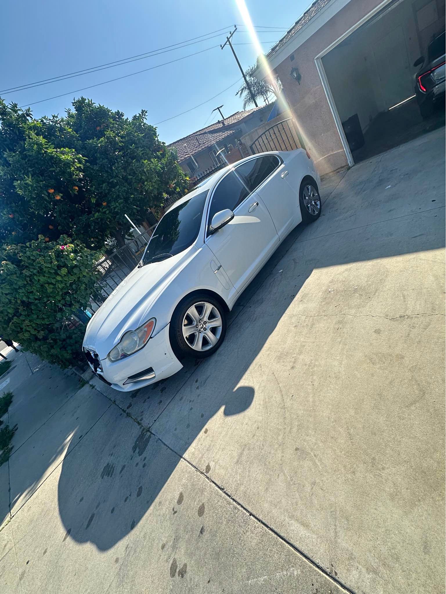 2009 Jaguar XF - Supercharged Sedan 4D