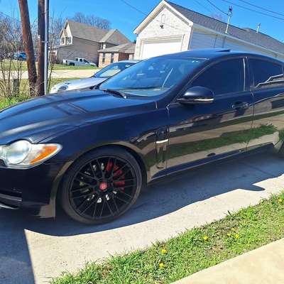 2010 Jaguar XF - Premium Luxury Sedan 4D