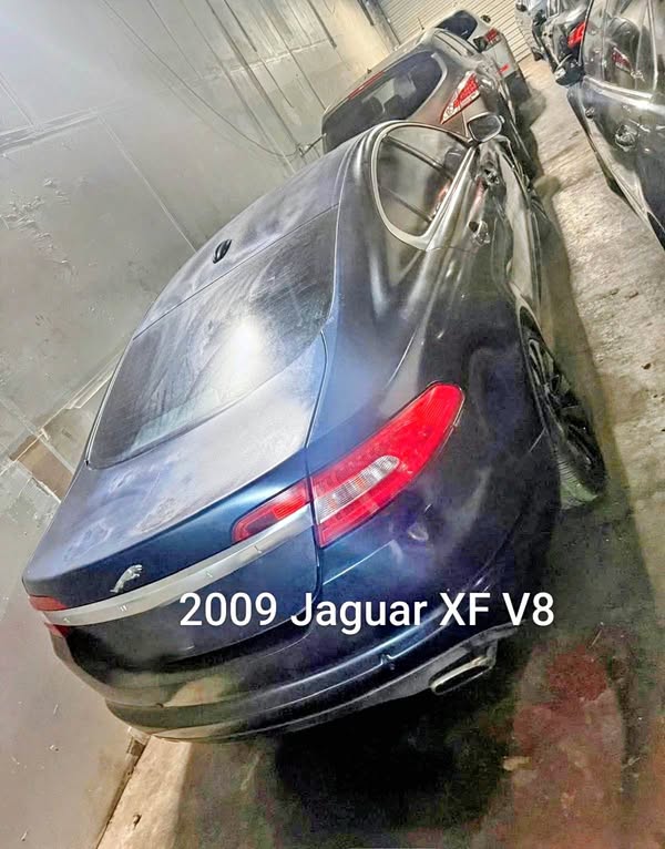 2009 Jaguar XF - XF Portfolio Sedan 4D