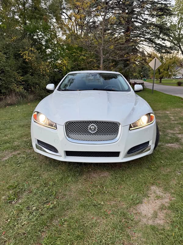 2013 Jaguar XF - Sedan 4D